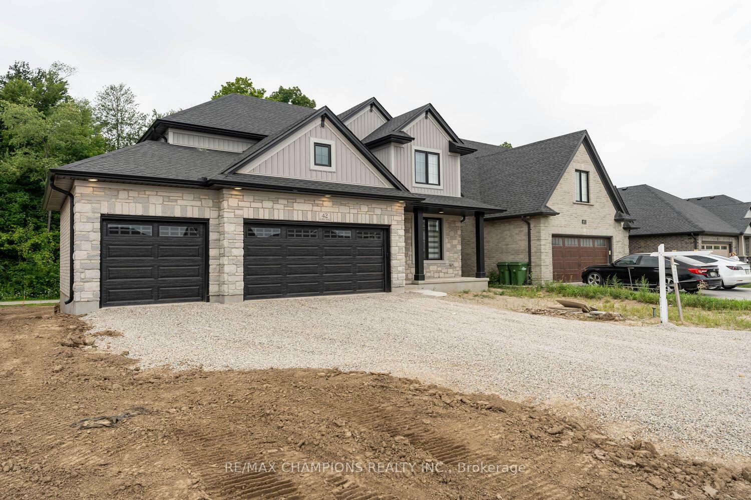 Property Photo: 42 Acorn Trail ON N5R 0H8