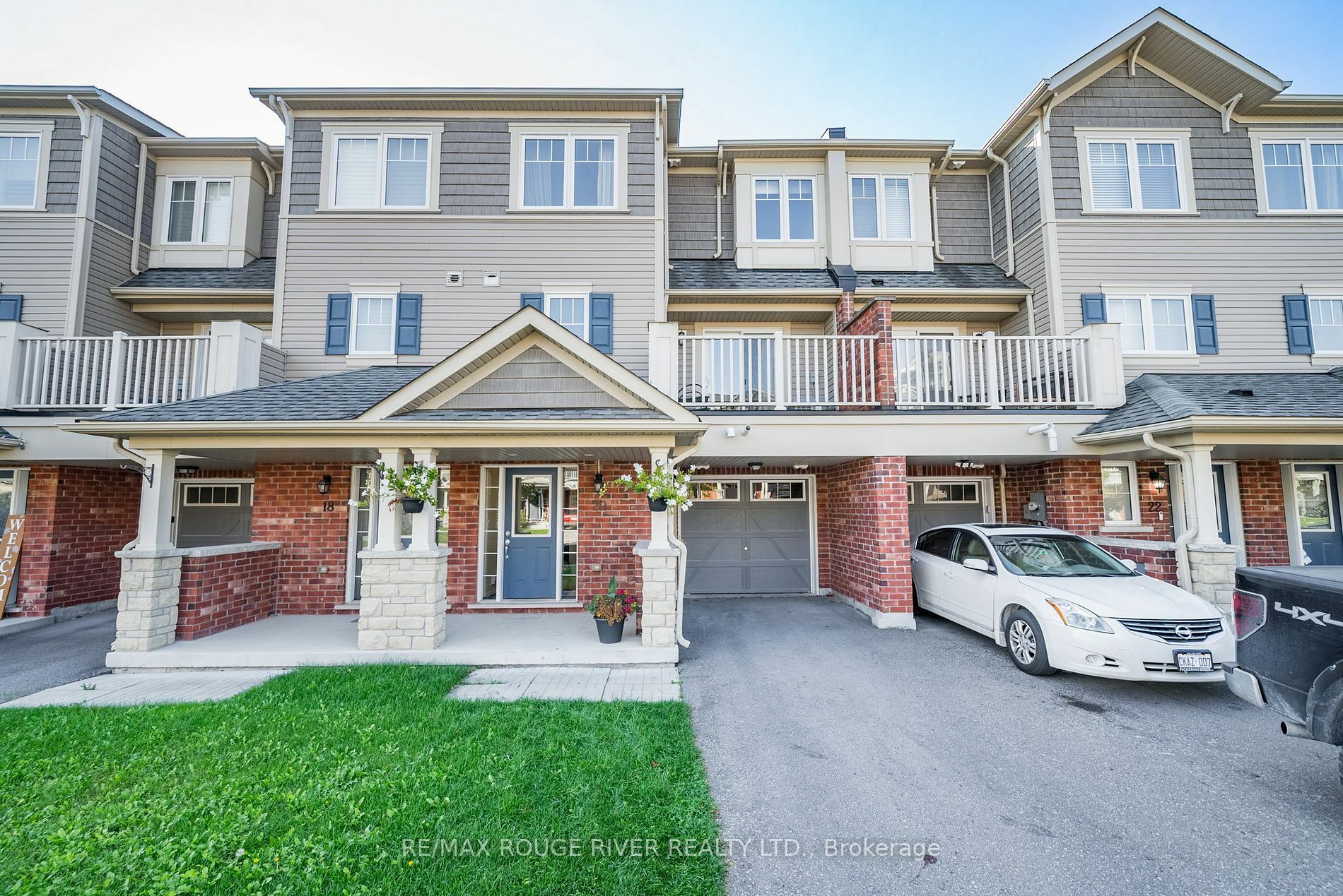 20 Nearco Cres  Oshawa ON L1L 0J4 photo