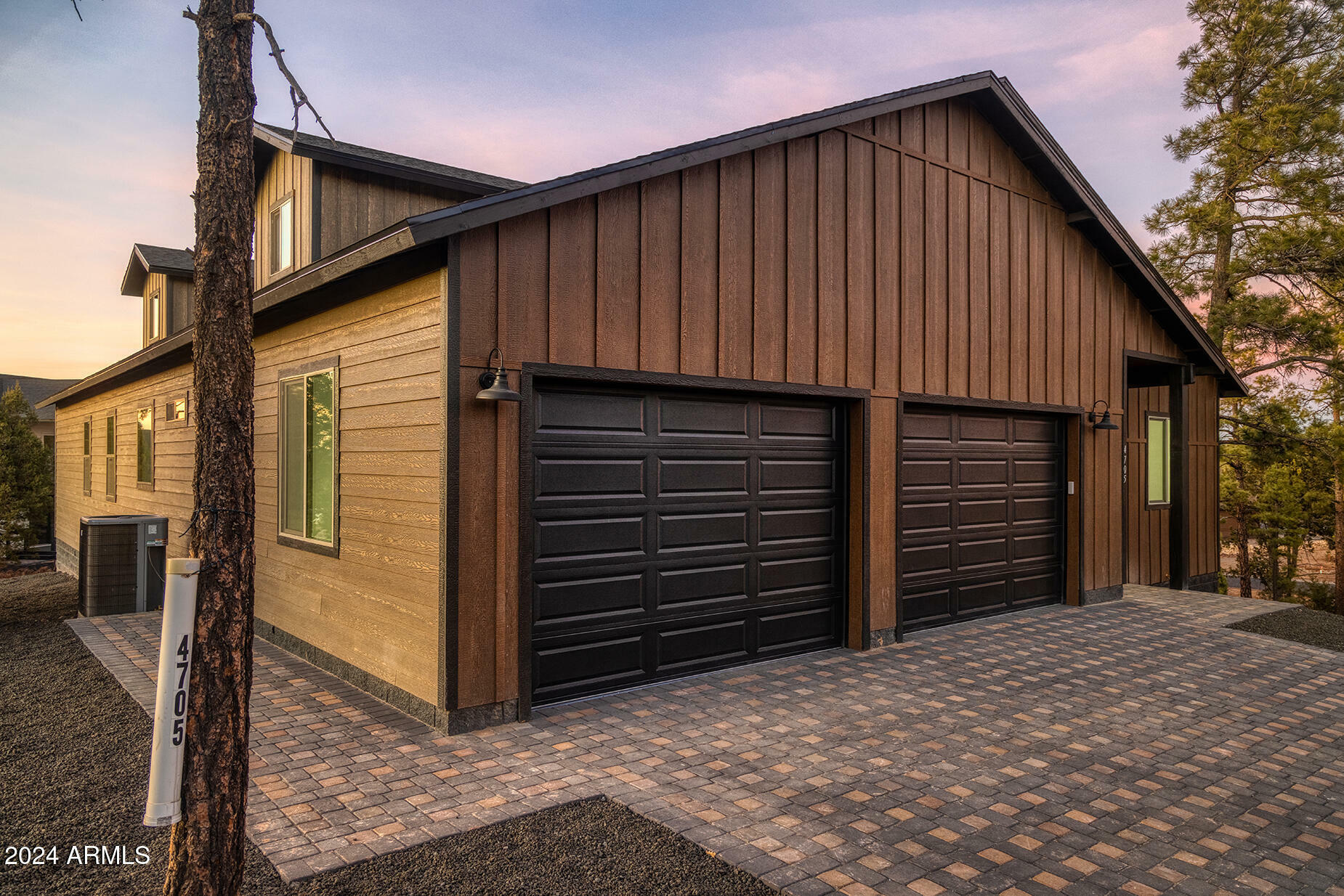 Property Photo: 4705 W Mountain Hollow Loop AZ 85901