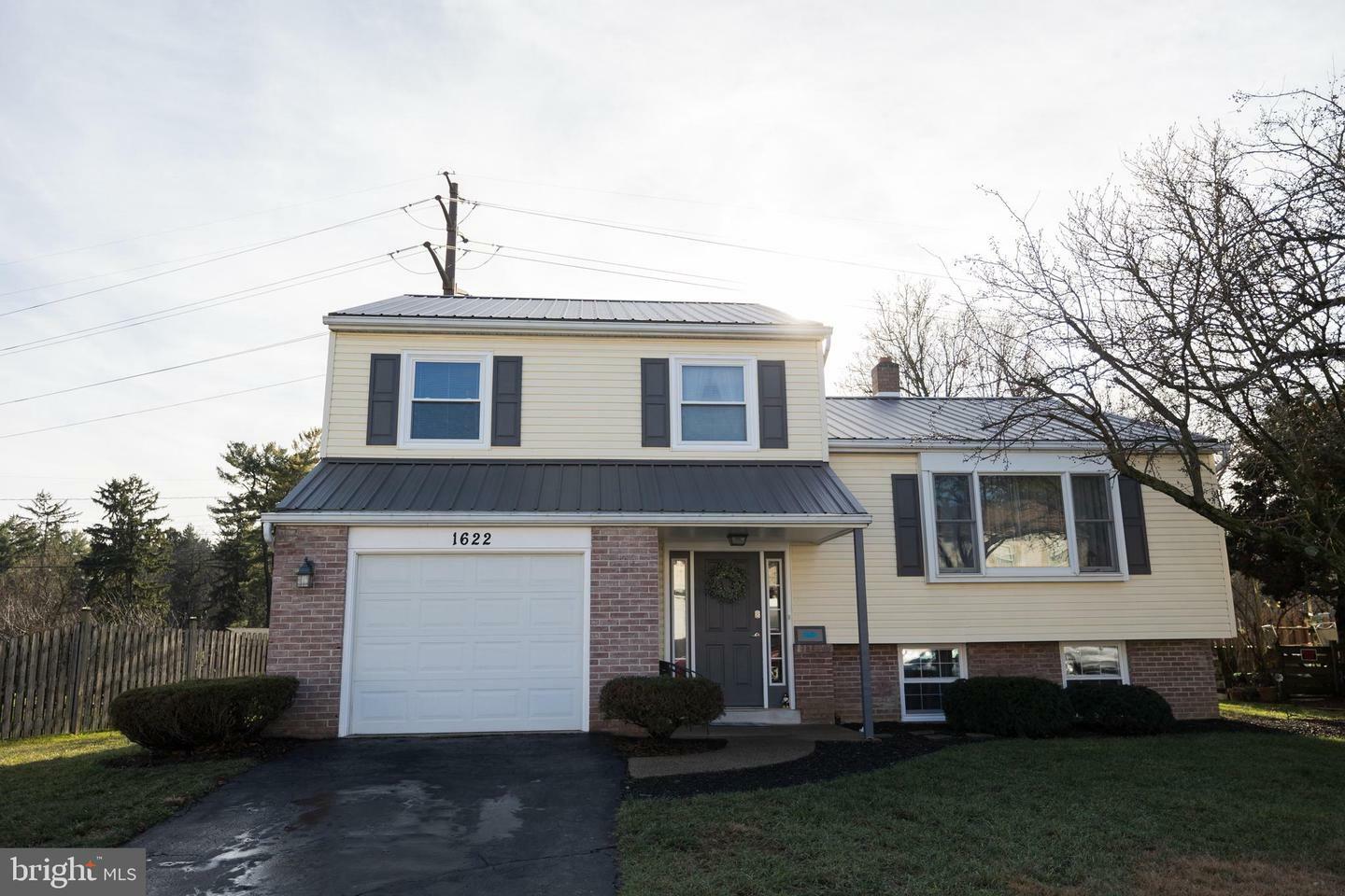 Property Photo:  1622 Princess Anne Drive  PA 17601 