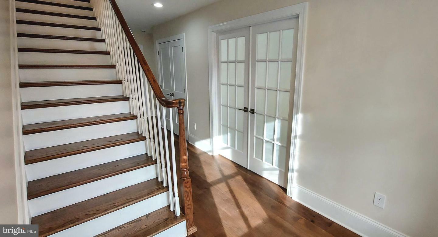 Property Photo: 4909 Threadneedle Road DE 19807