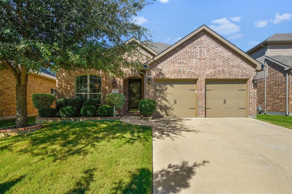 Property Photo: 9549 Bewley Court TX 76244