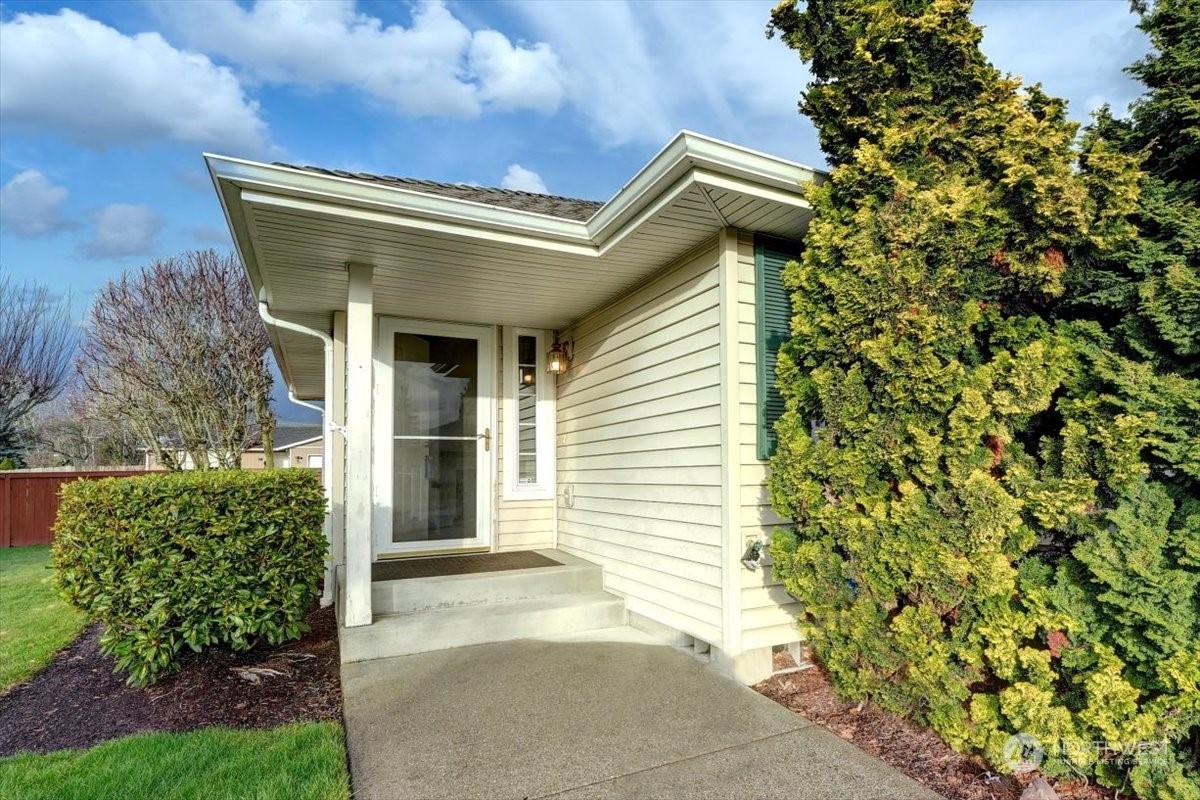 Property Photo:  1509  102nd Street E  WA 98445 