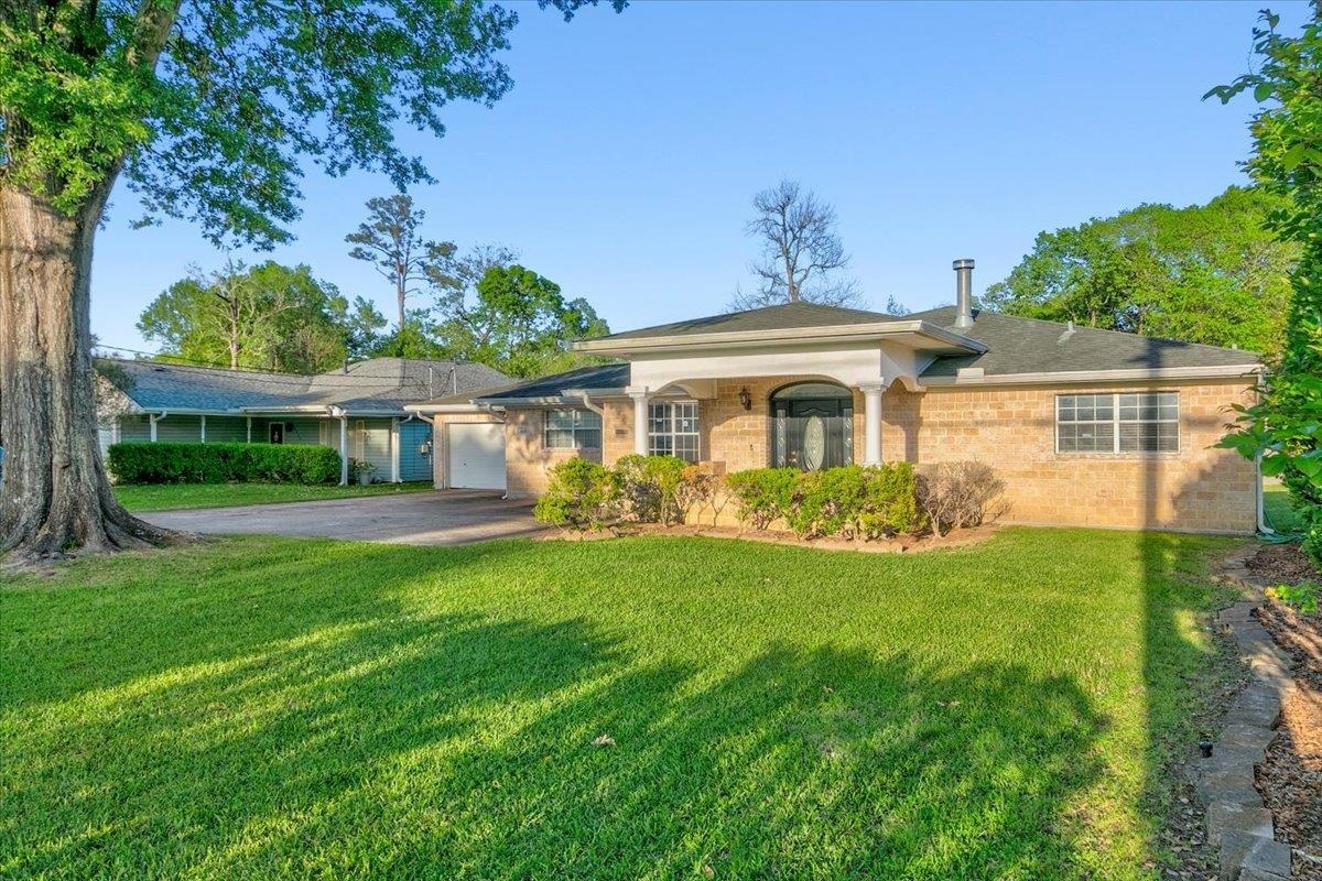Property Photo: 2650 W Lucas Dr TX 77706