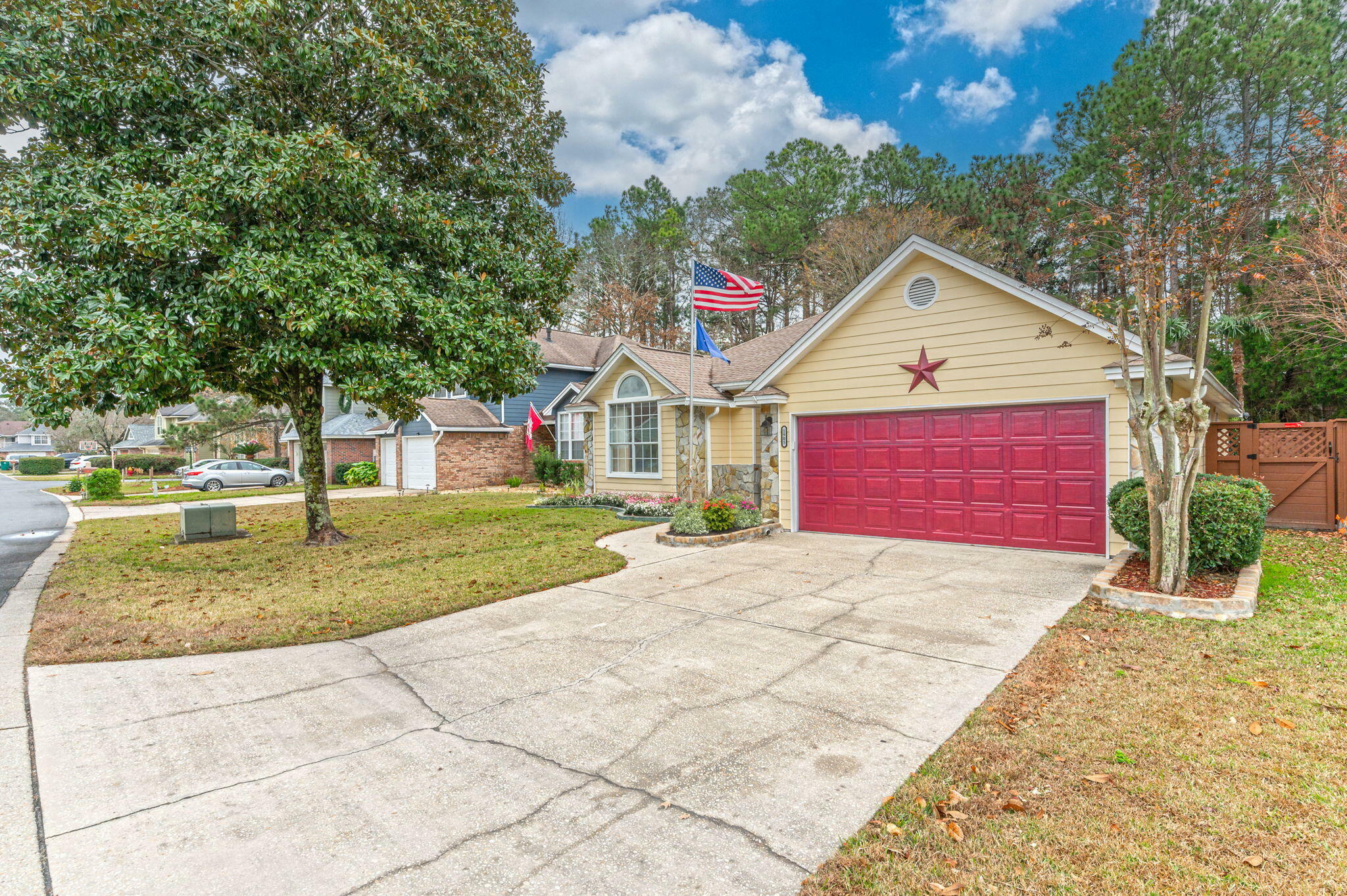 Property Photo:  1905 W Mistral Lane  FL 32547 