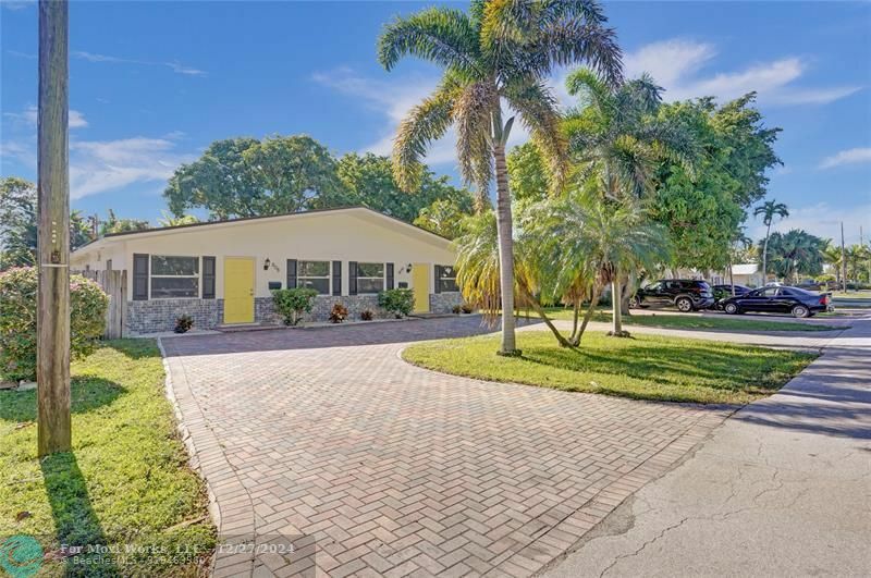 Property Photo:  808-810 SW 12th Ct  FL 33315 