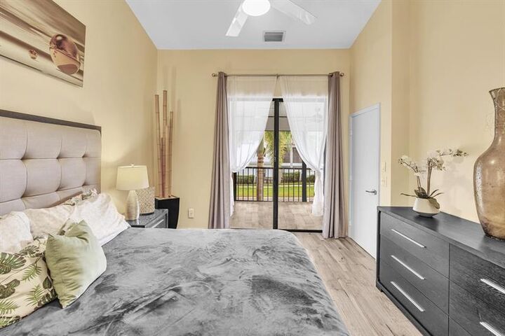 Property Photo:  5395 Firenze Dr O  FL 33437 