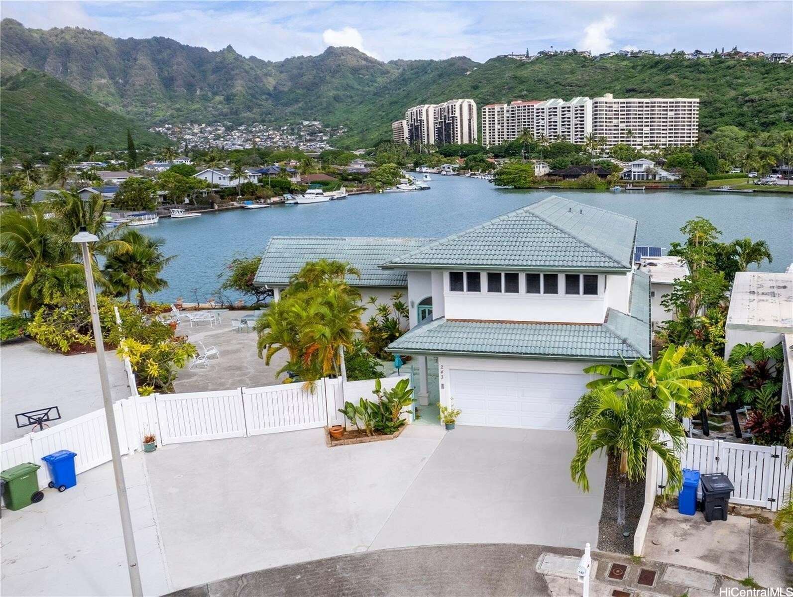 Property Photo: 243 Ainahou Street HI 96825
