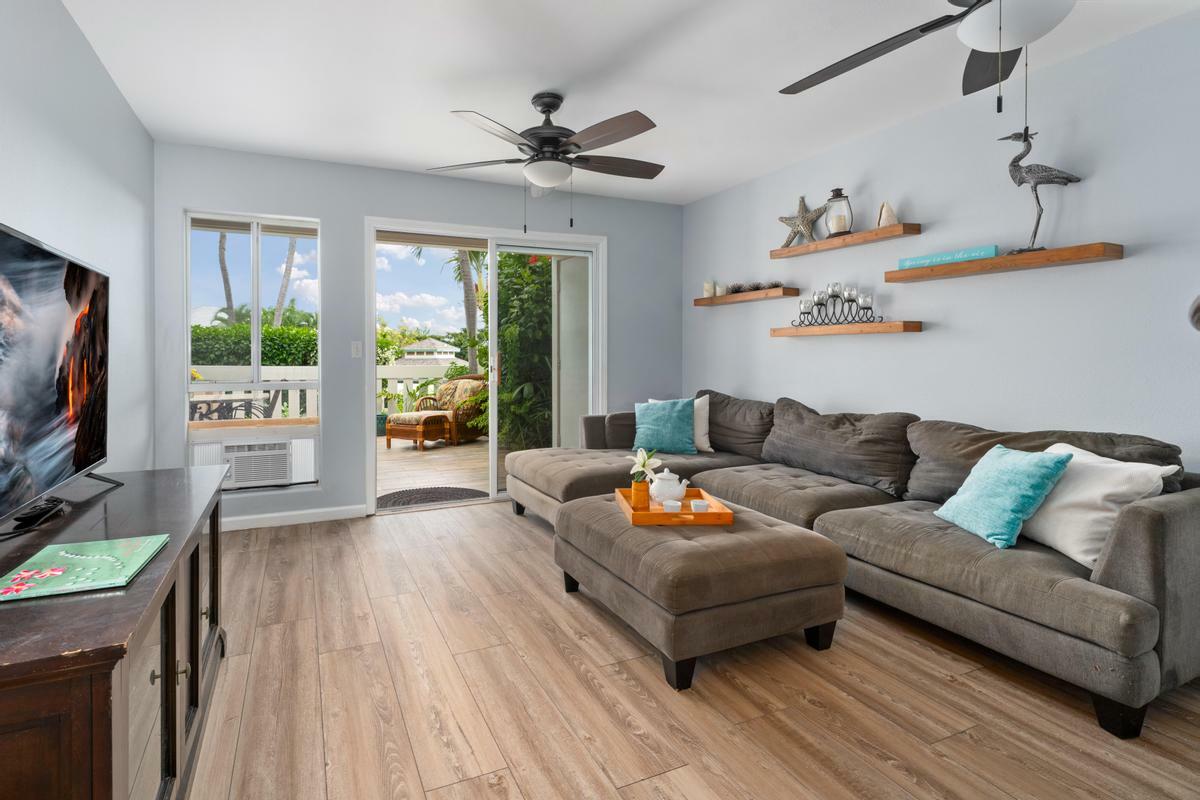 Property Photo:  75-6081 Alii Dr V101  HI 96740 