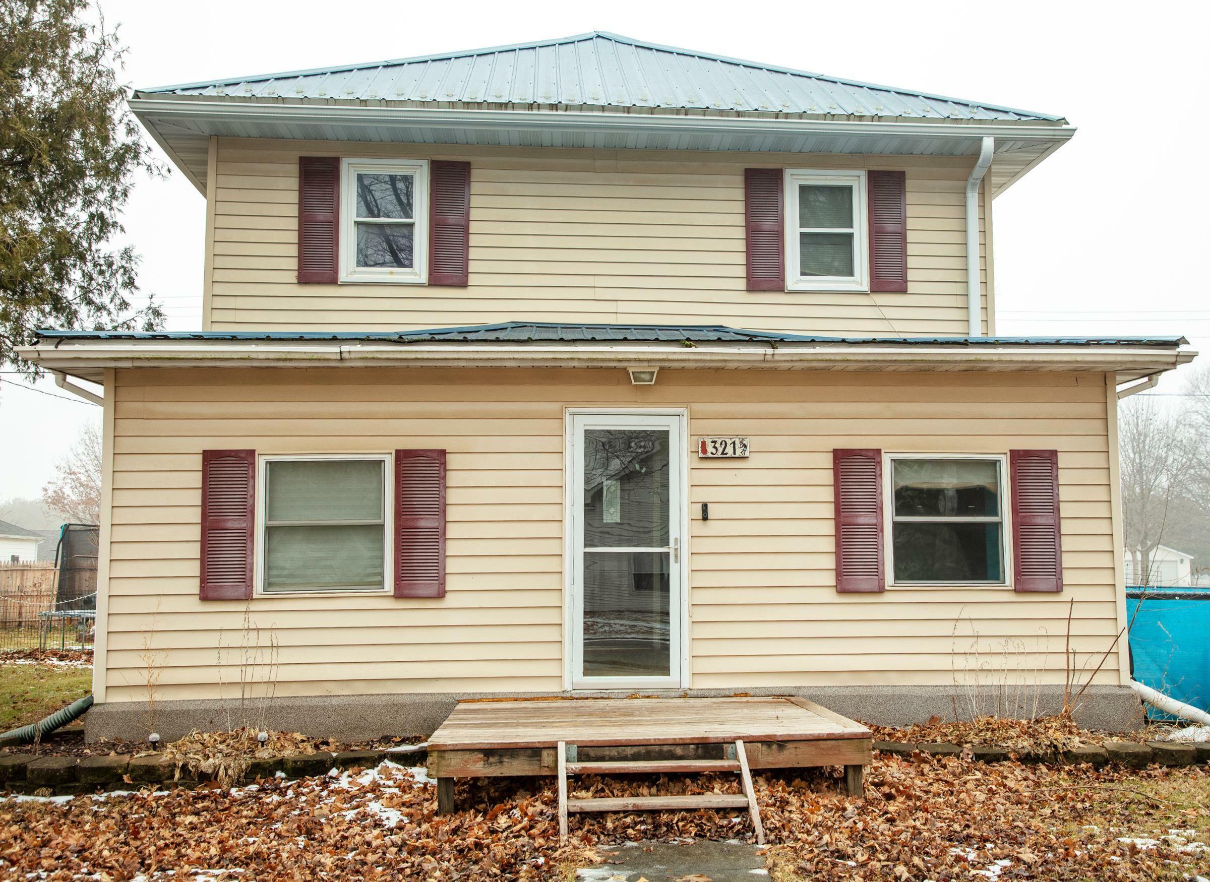 Property Photo:  321 S Mather Street  IA 50619 