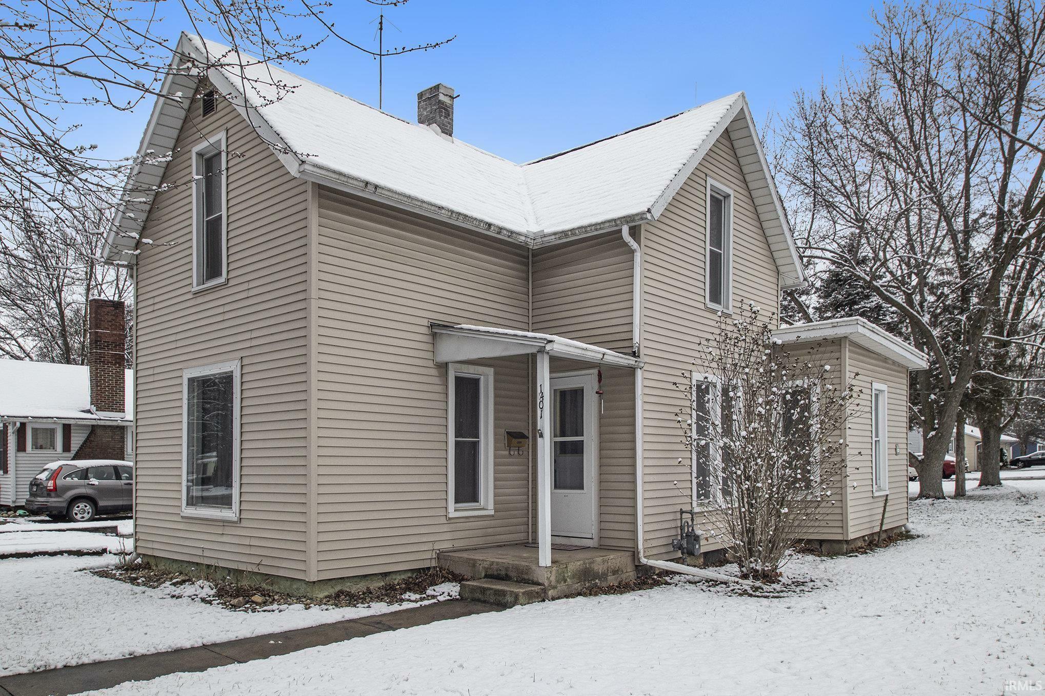 Property Photo:  1401 West Avenue  IN 46526 