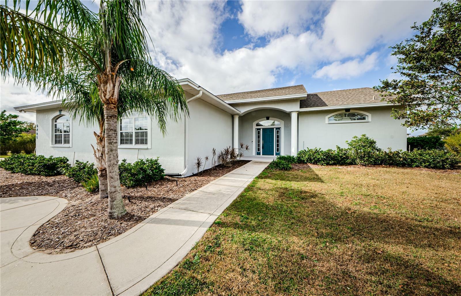 Property Photo:  5721 Pinedale Lane  FL 33811 