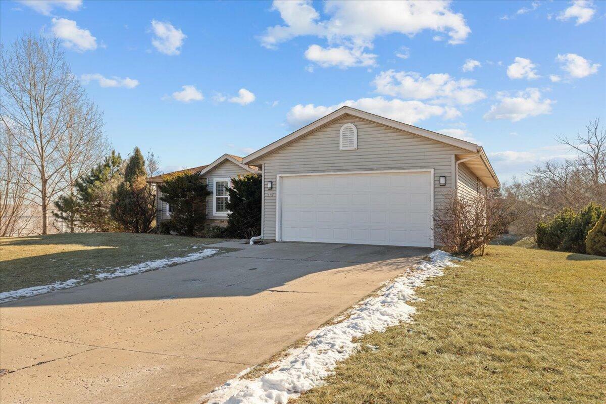 877 Niagara Ln  Port Washington WI 53074 photo