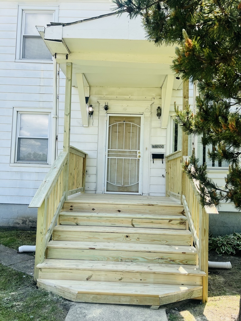 Property Photo: 1020 E Court Street IL 60901