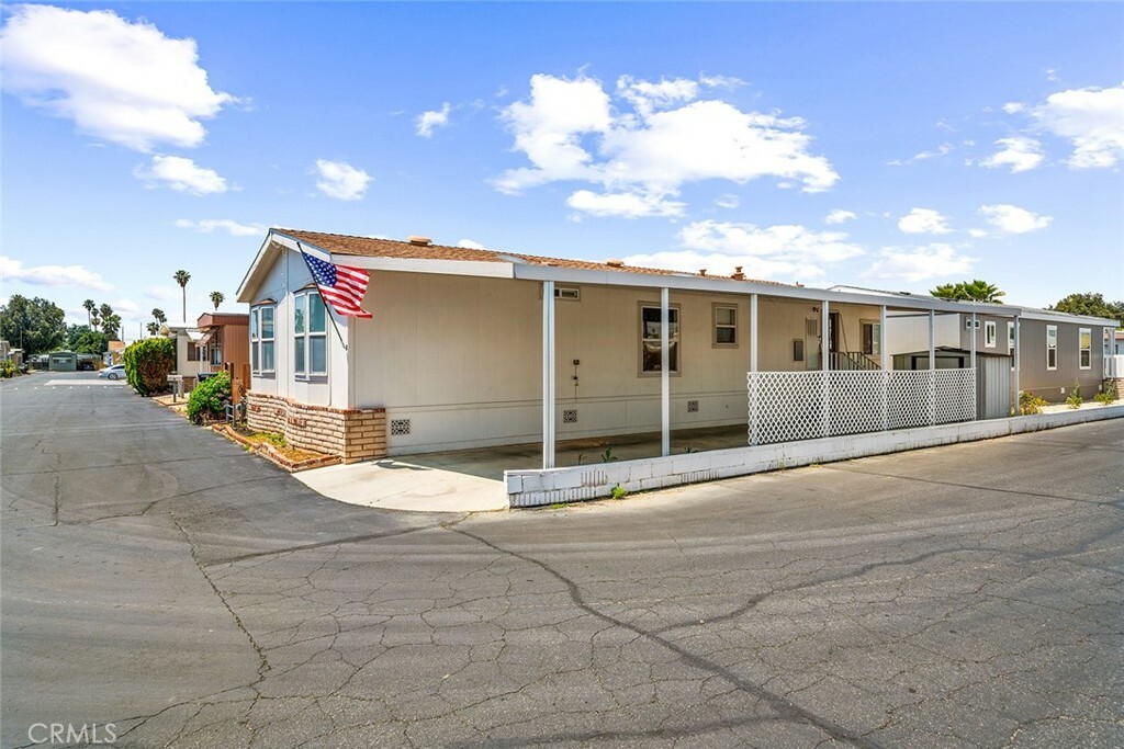 Property Photo: 675 W Oakland Avenue E2 CA 92543