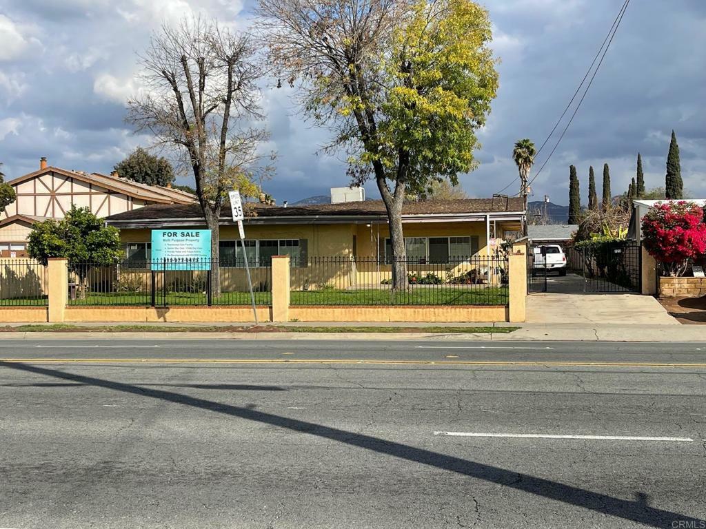 Property Photo: 773 N Mollison Ave CA 92021