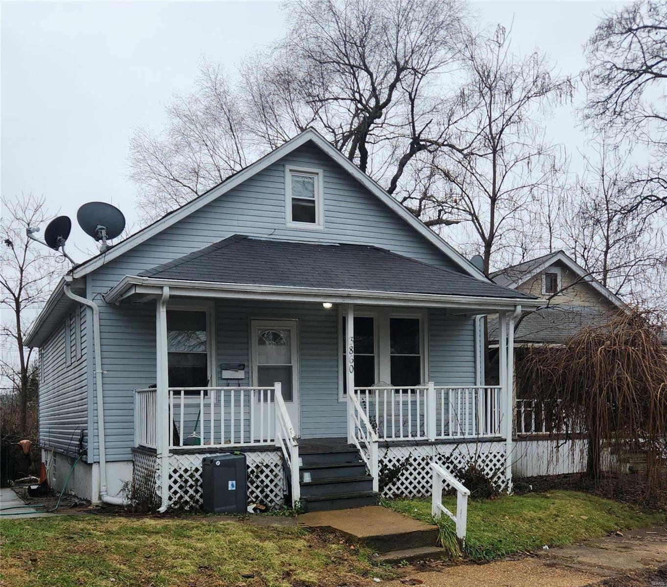 Property Photo:  3860 Neosho Street  MO 63116 