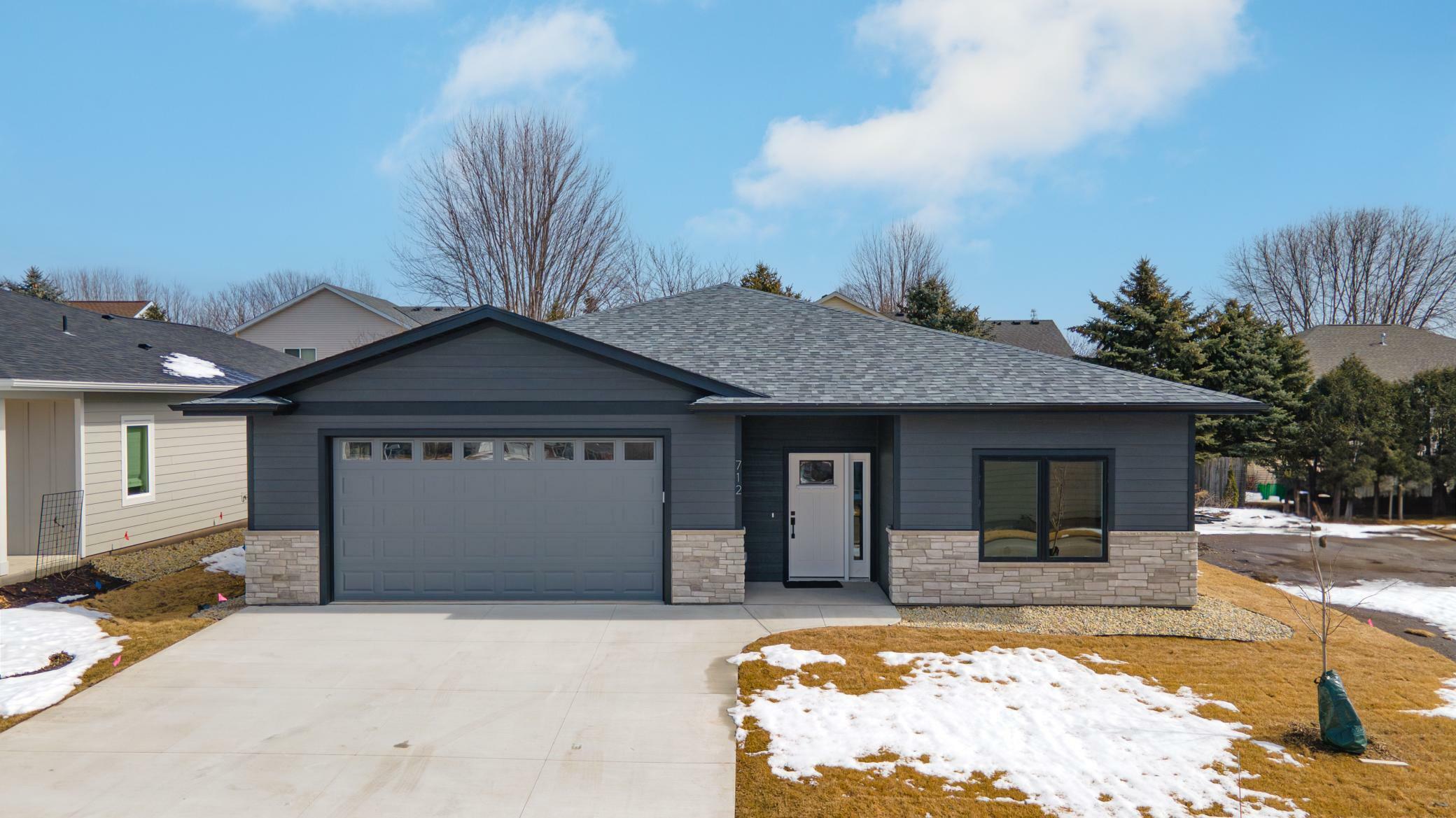 Property Photo: 712 Maple Place MN 55057