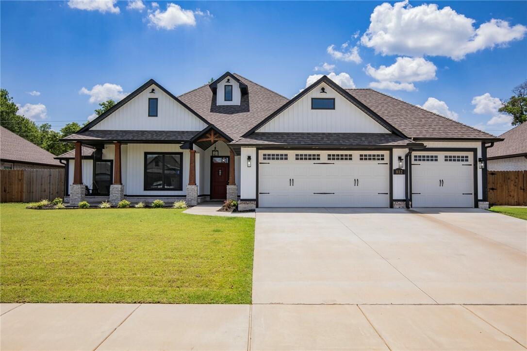 Property Photo:  812 Macdonald Drive  AR 72751 