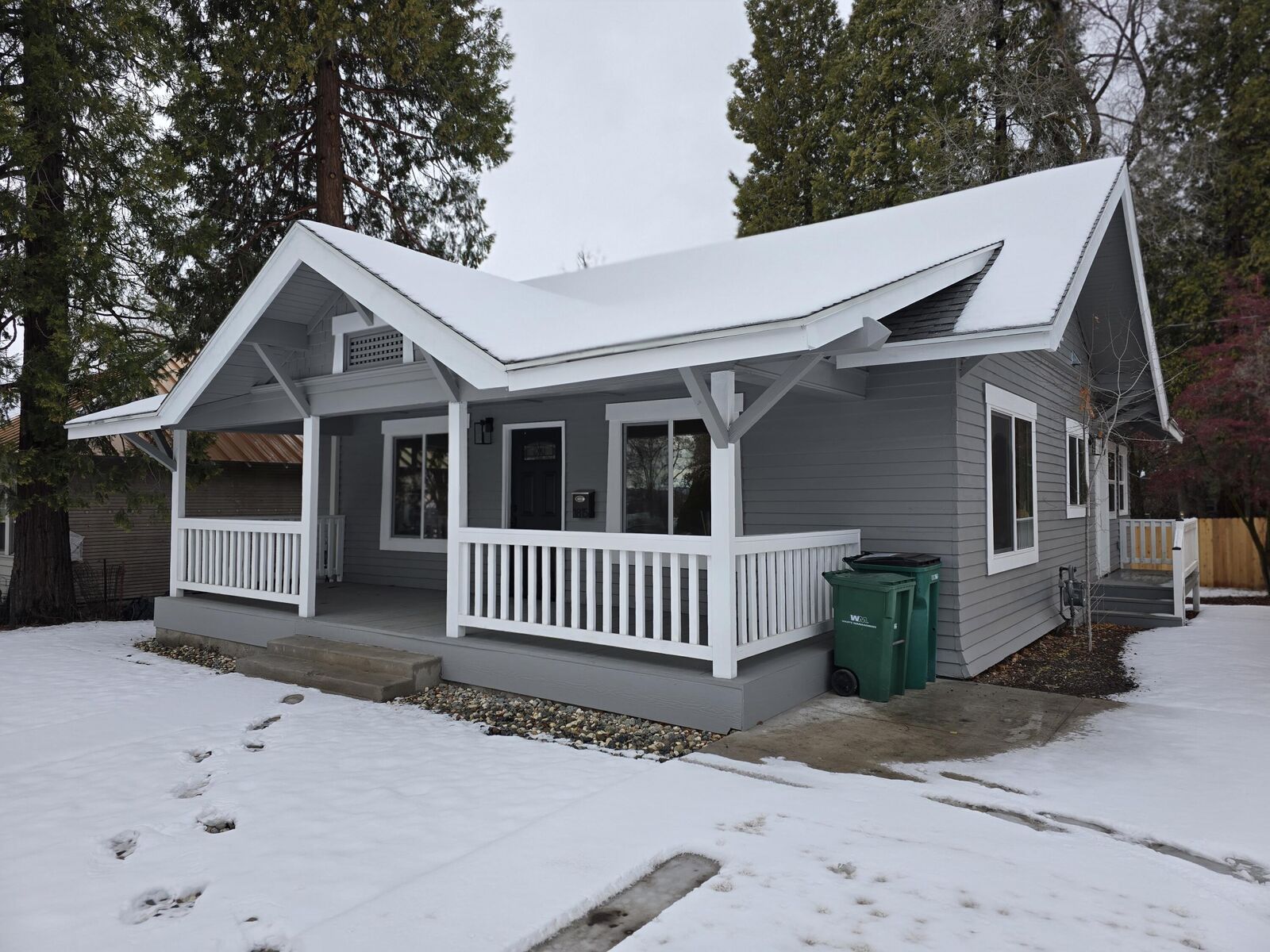 Property Photo: 1815 Earle Street OR 97601