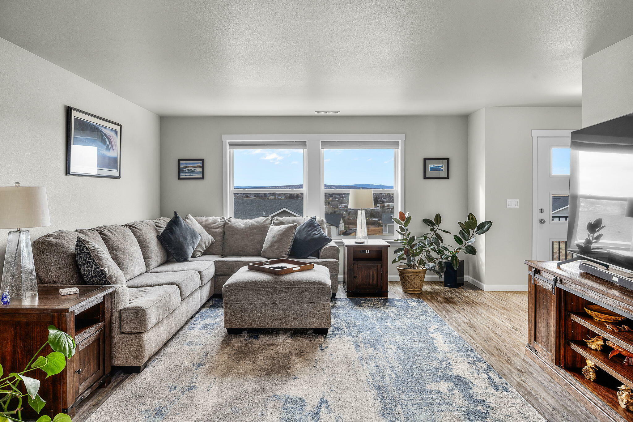 Property Photo: 433 SE Larkspur Drive OR 97741