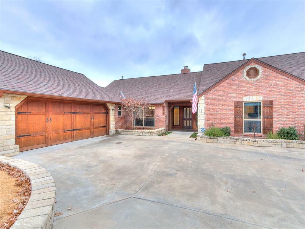 Property Photo:  2704 Barry Switzer Avenue  OK 73072 