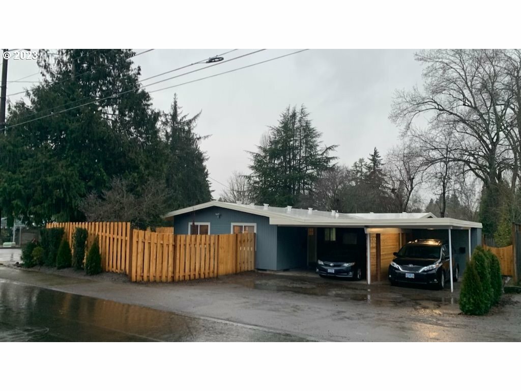 Property Photo: 11485 SW 95th Ave OR 97223