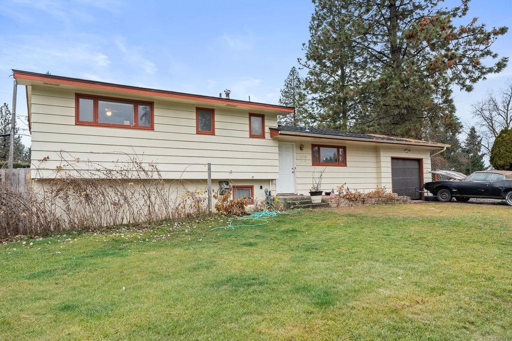 Property Photo:  13310 E Blossey Ave  WA 99216 