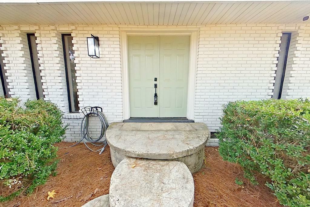 Property Photo:  702 E Pinetree Blvd  GA 31792 