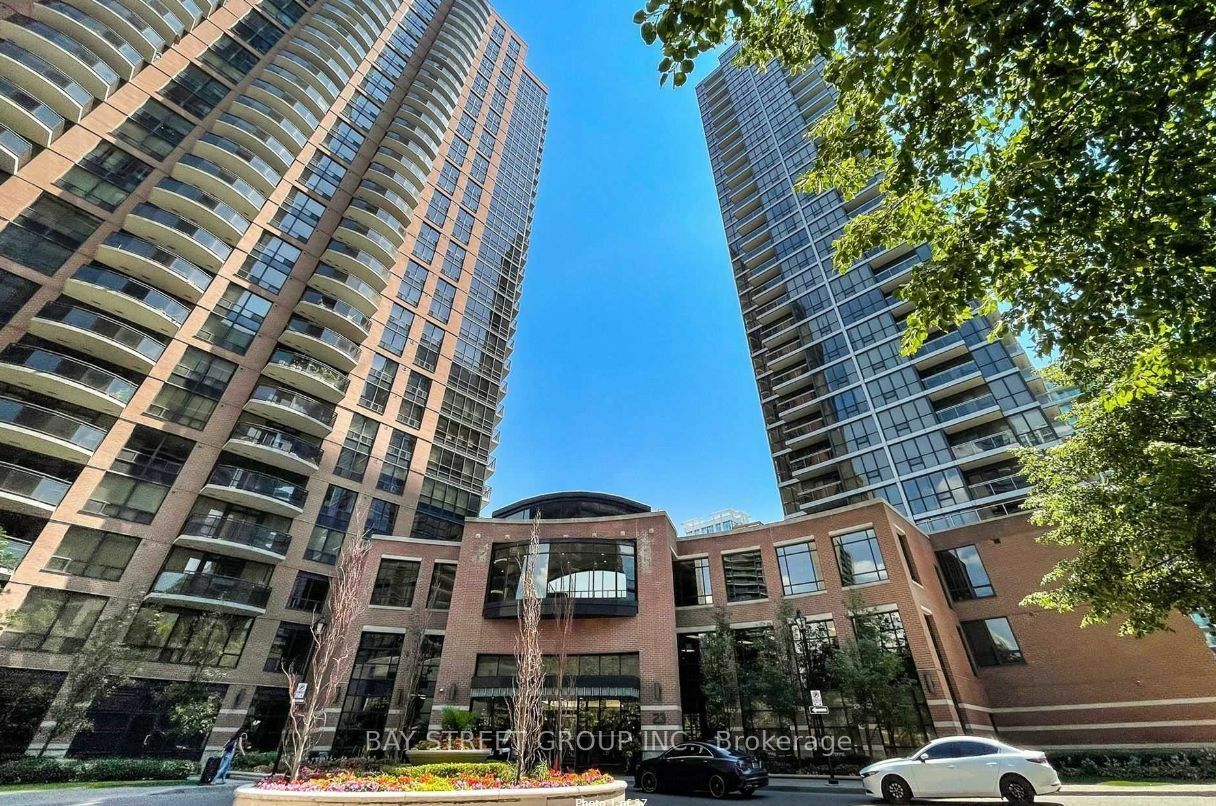 Property Photo:  23 Sheppard Ave E 2512  ON M2N 0C8 