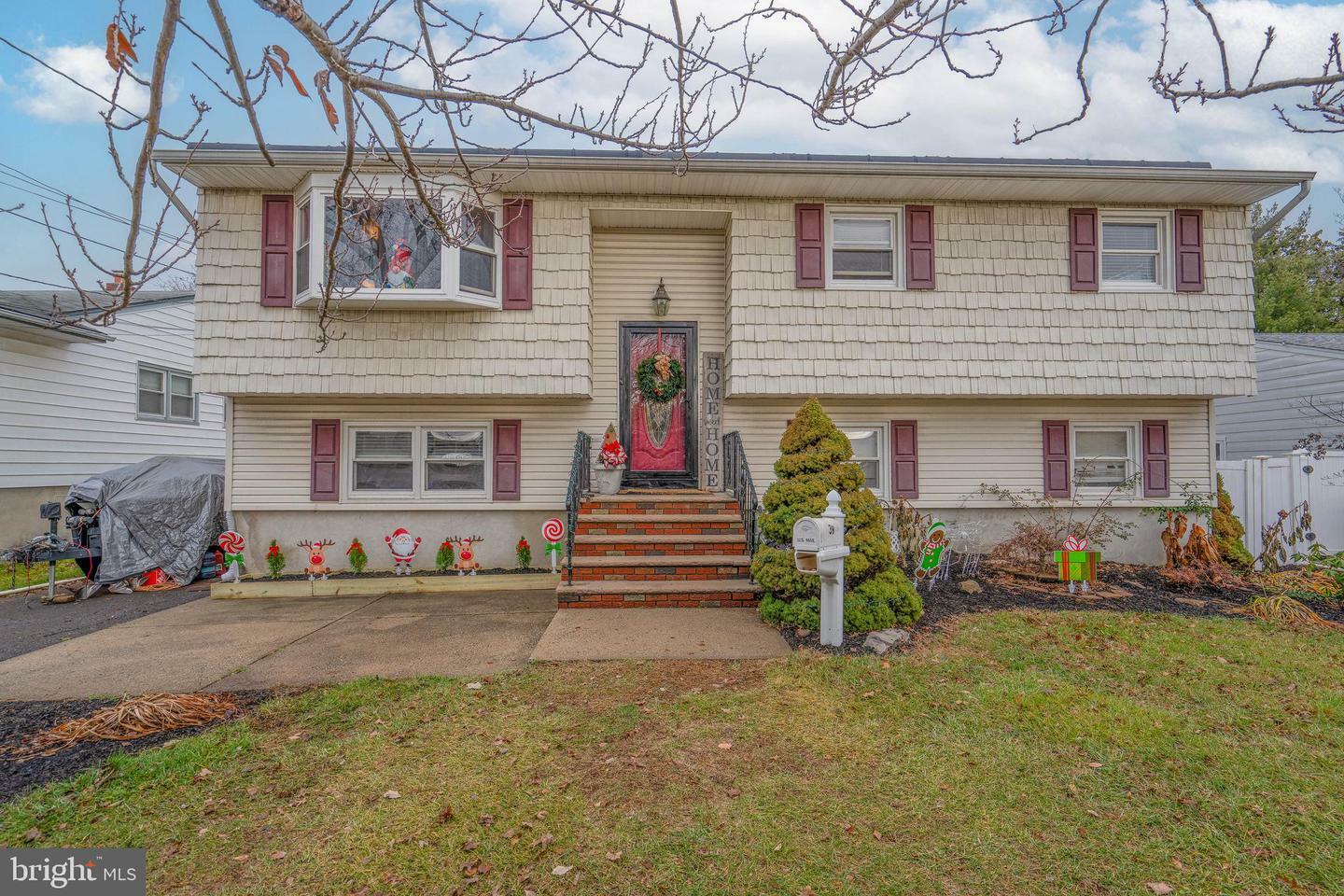 Property Photo:  39 N Robert Street  NJ 07077 