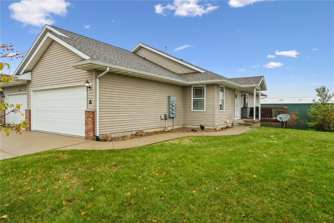 Property Photo:  4134 31st Avenue SW A  IA 52404 