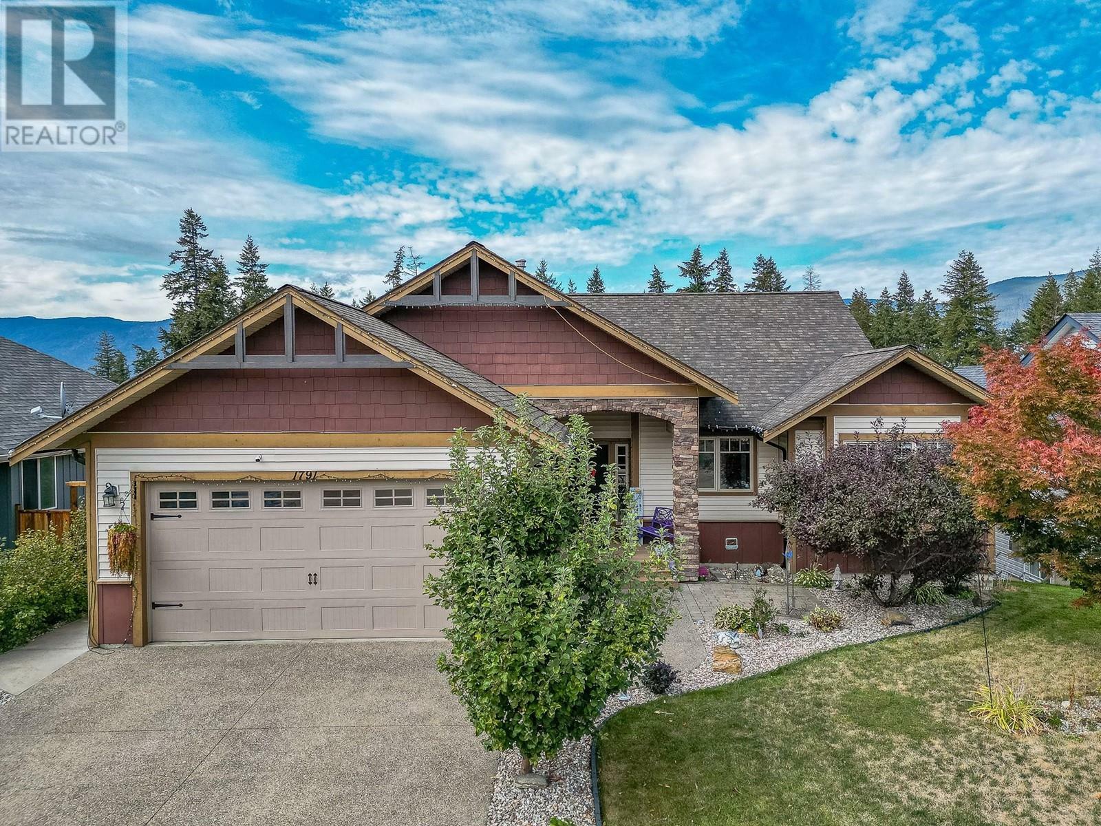 Property Photo:  1791 23 Street Northeast  BC V1E 3M6 