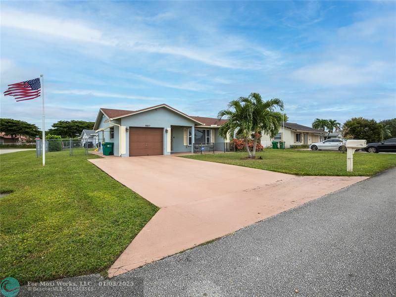 Property Photo:  9807 NW 71st St  FL 33321 