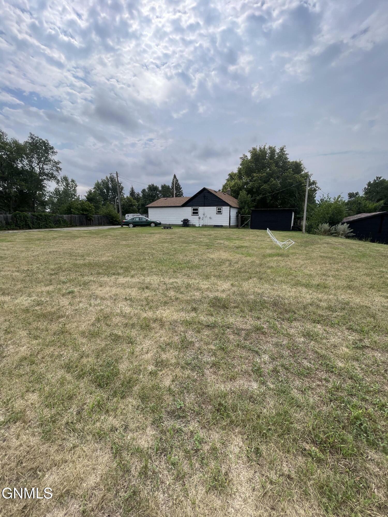 Property Photo:  114 4 Avenue W  ND 58580 