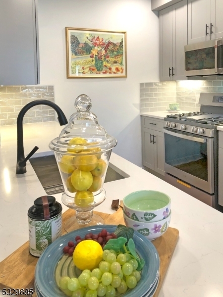 Property Photo: 660 Bloomfield Ave, Unit 405 NJ 07003