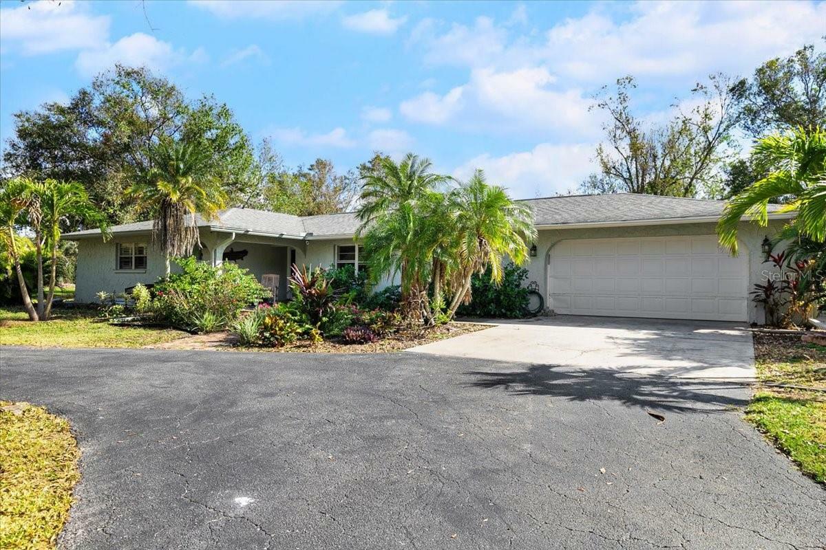 Property Photo:  6521 Riverside Drive  FL 33982 