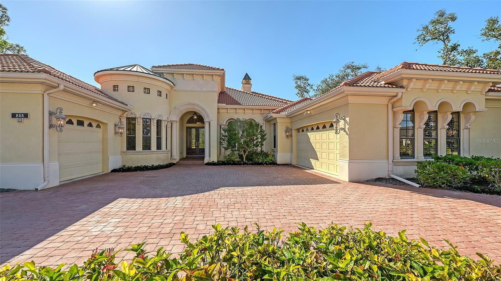 Property Photo:  855 Macewen Drive  FL 34229 