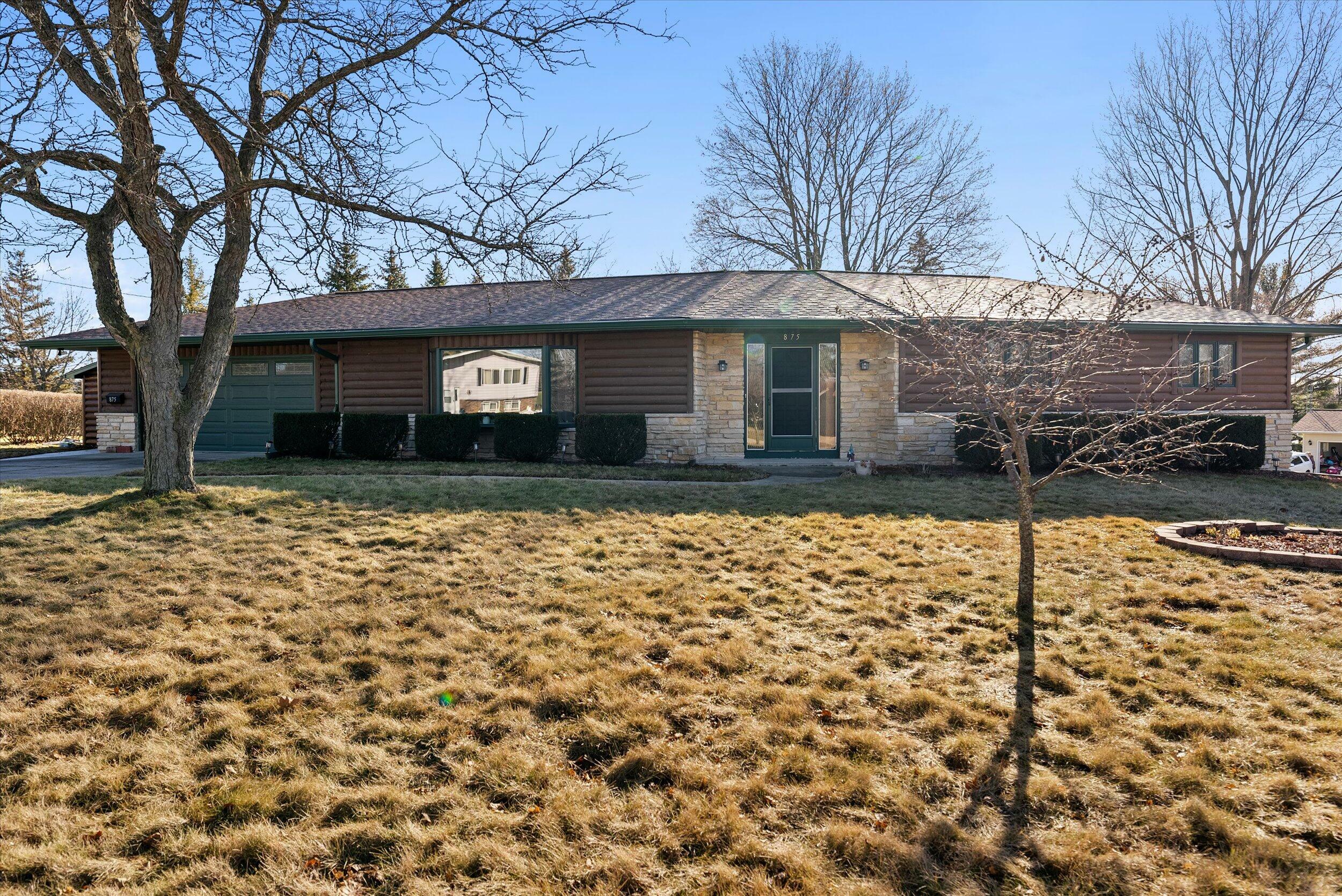 Property Photo:  875 Circle Dr  WI 53050 