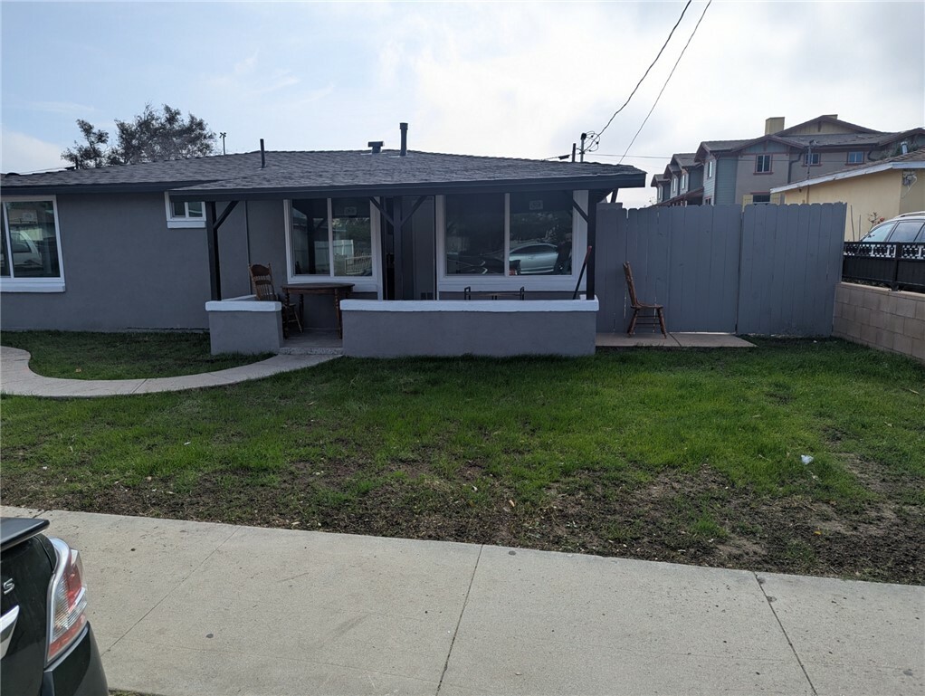 Property Photo:  16843 Fontlee Lane  CA 92335 