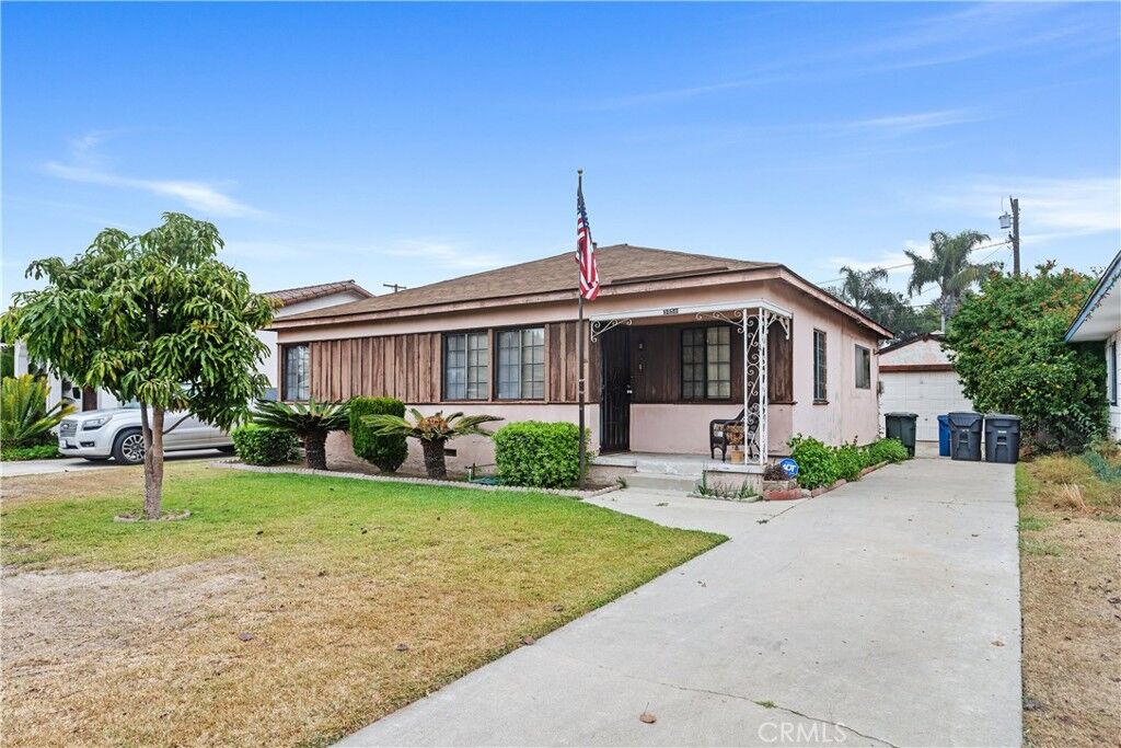 Property Photo:  5858 Clark Avenue  CA 90712 