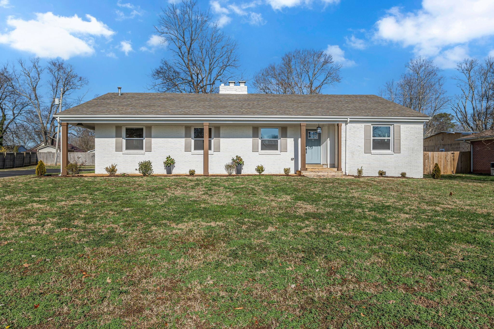 Property Photo:  216 Admiral Cir  TN 38464 