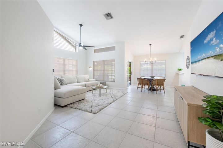 Property Photo: 2835 Mizzen Way FL 34109
