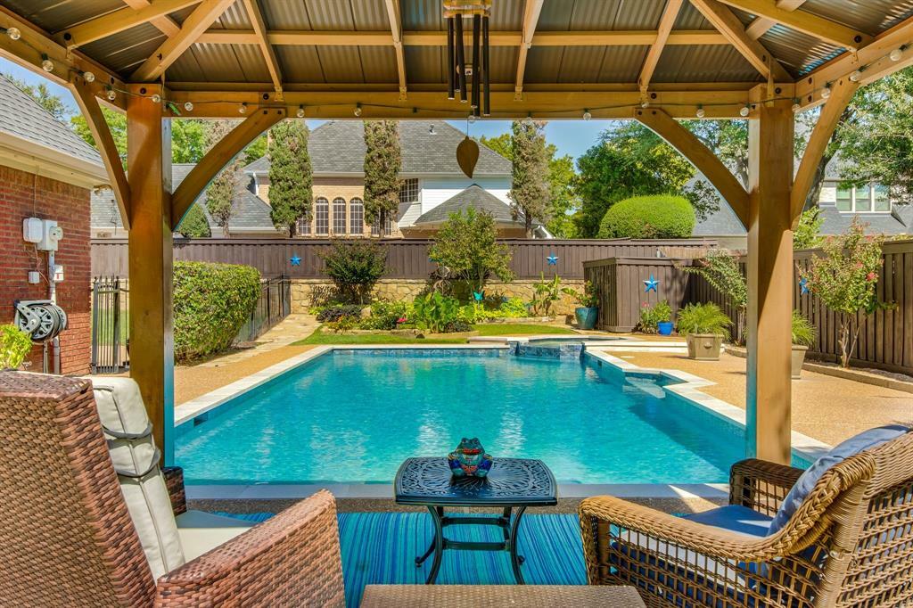 Property Photo: 3400 Crossgate Circle N TX 76034
