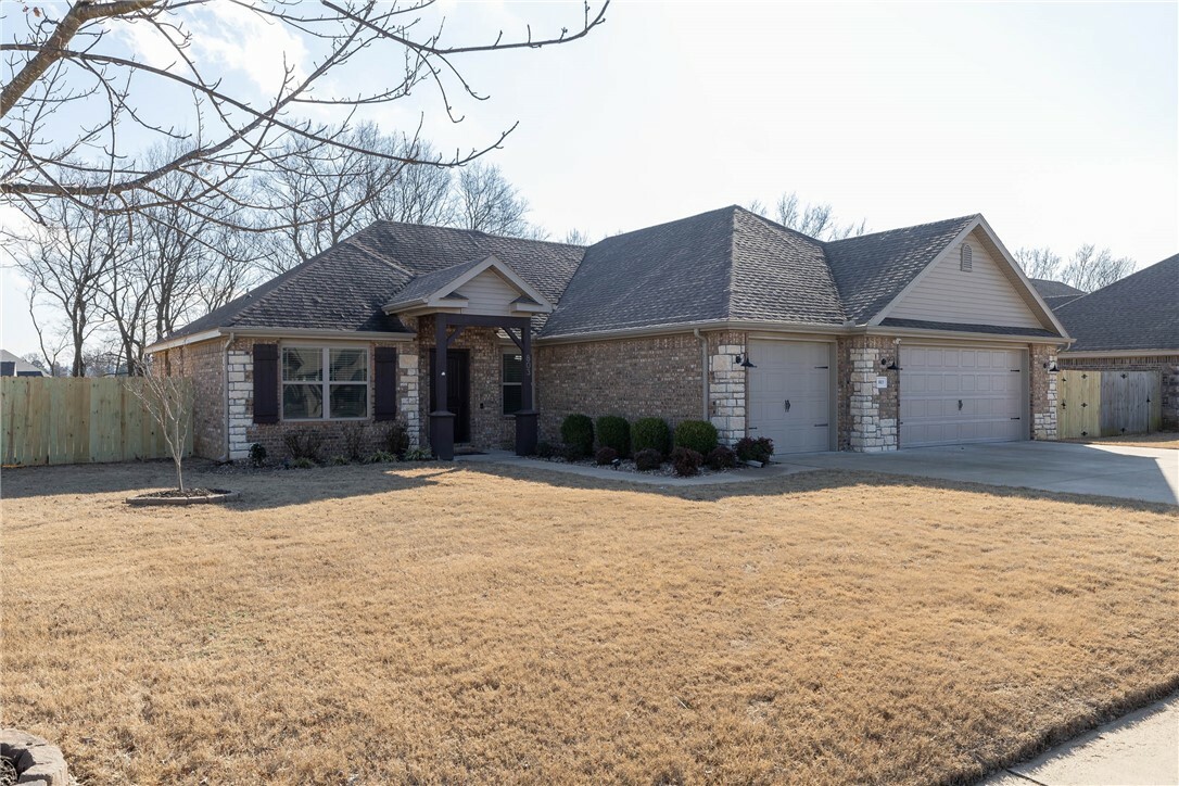 Property Photo:  803 Sedgwick Drive  AR 72753 