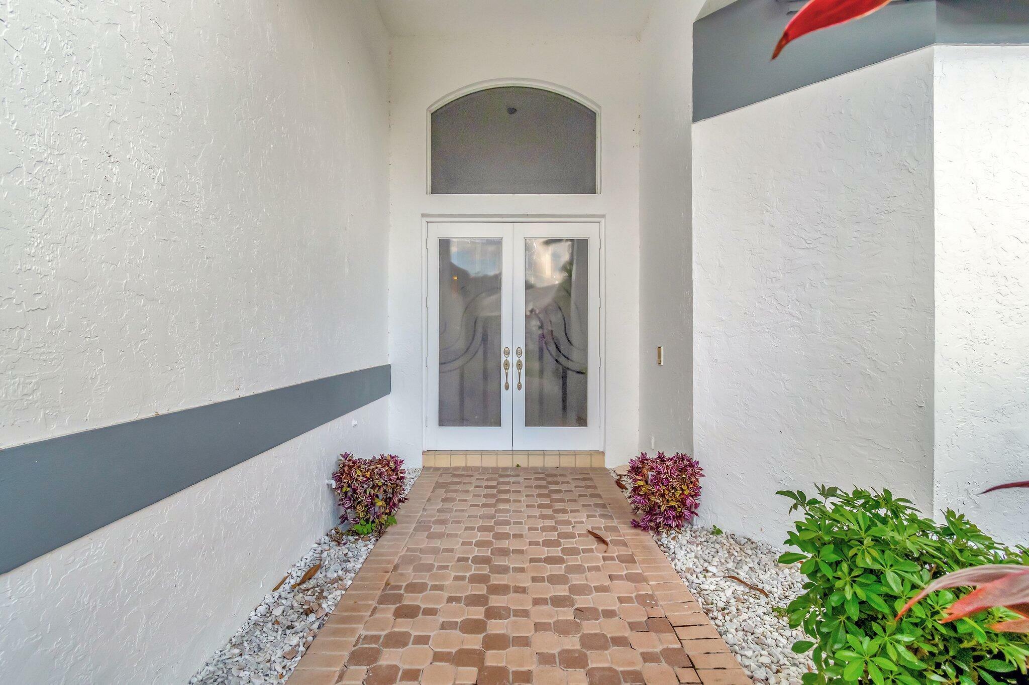 Property Photo:  11618 Losano Drive  FL 33437 