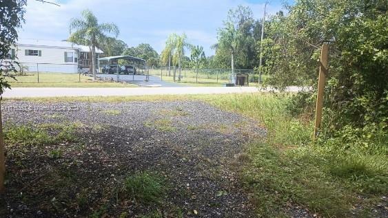 Property Photo:  635 N Quebrada  FL 33440 