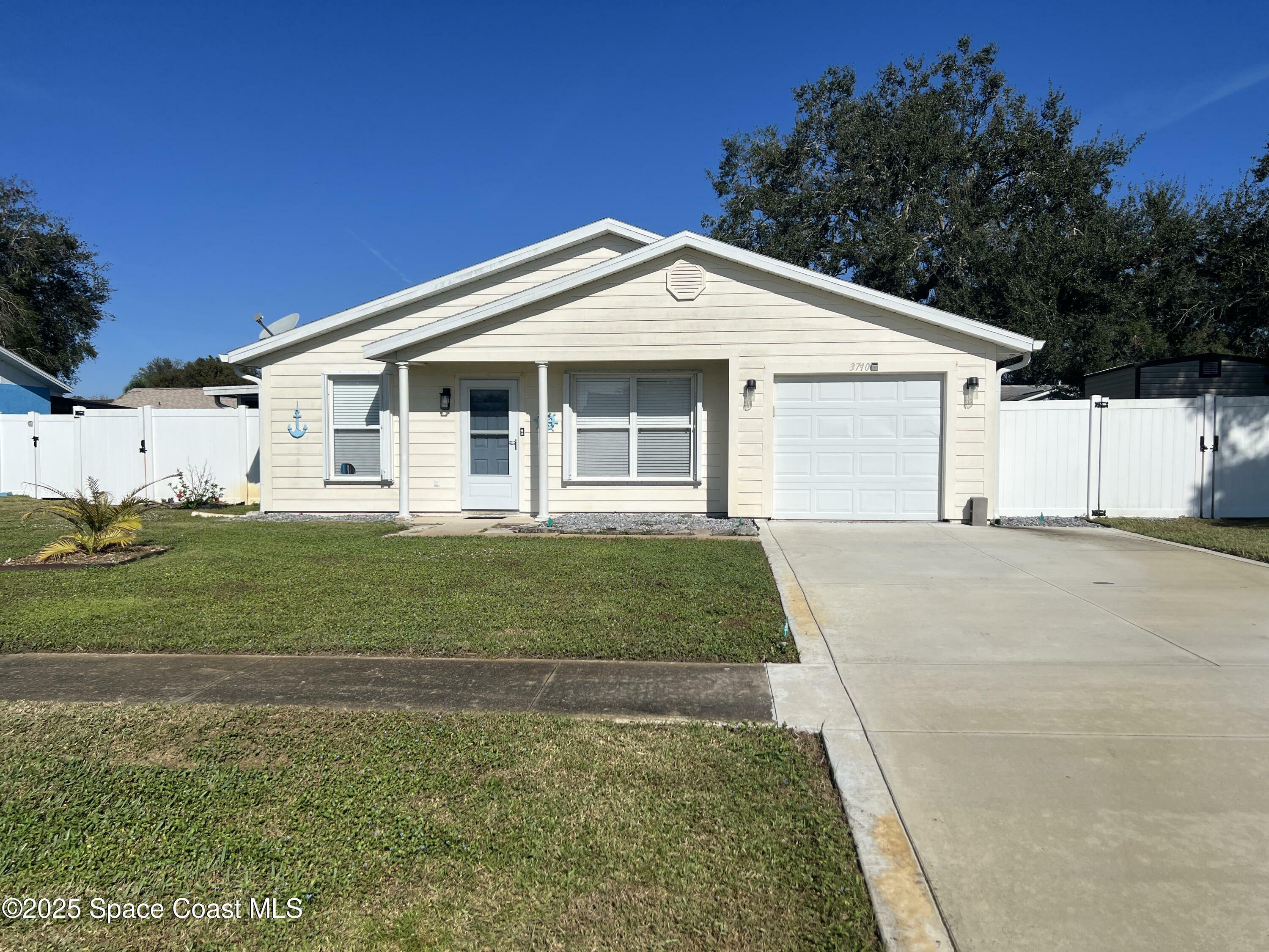 Property Photo:  3710 Militia Drive  FL 32796 