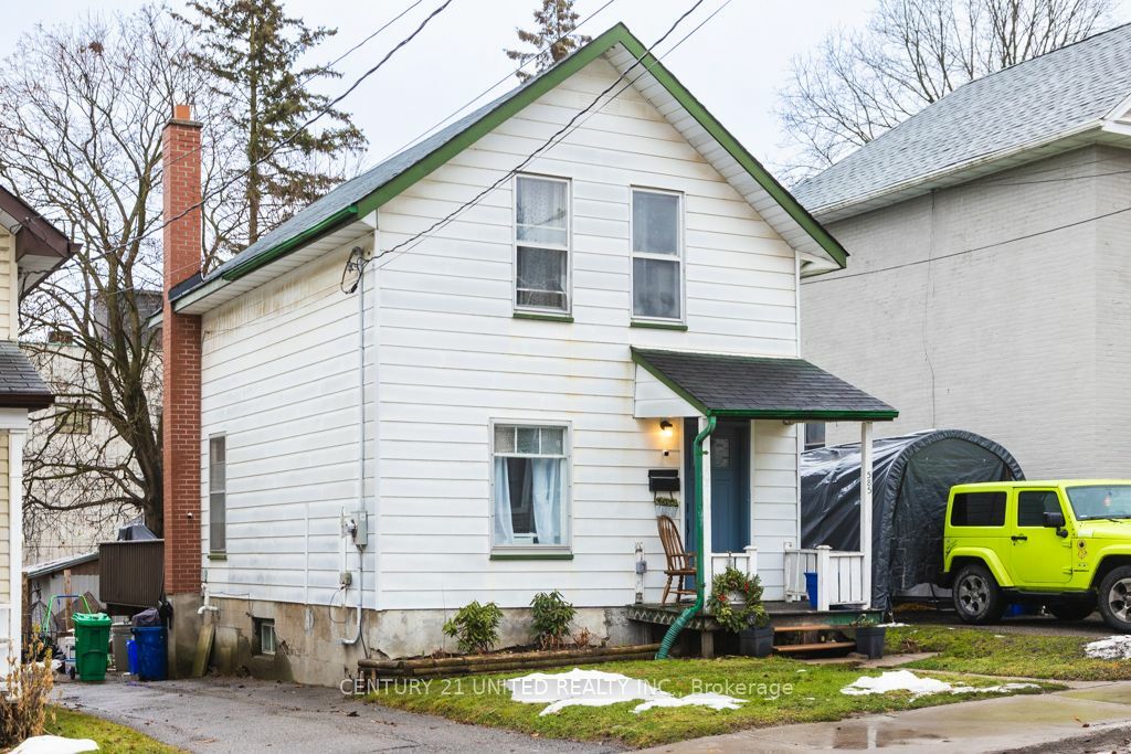 Property Photo:  585 Paterson St  ON K9J 4P9 