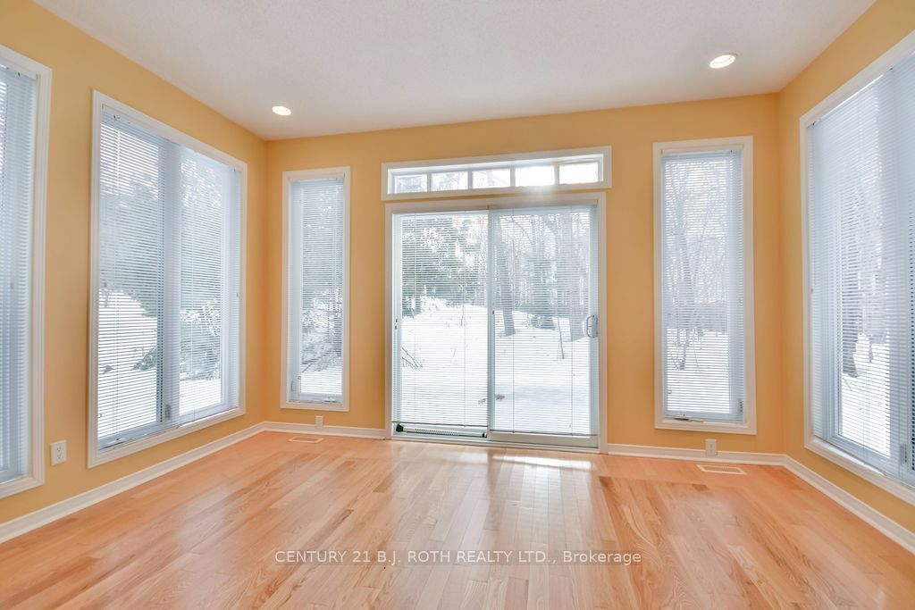 Property Photo:  105 Pine Ridge Gate  ON P1P 1Z2 